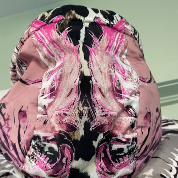 Roberto Cavalli Black and Pink Puffer Jacket with Bold Patterns - Picture 5 of 16